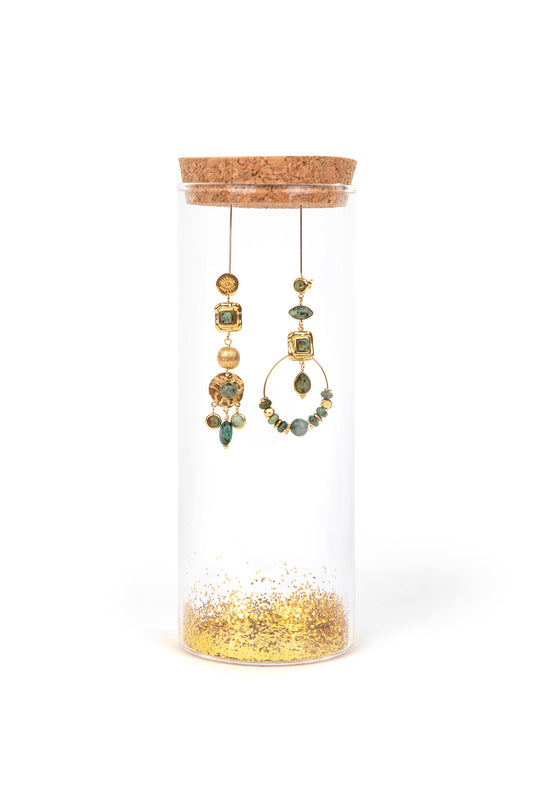 Groene turquoise asymmetrische chandelier oorbellen