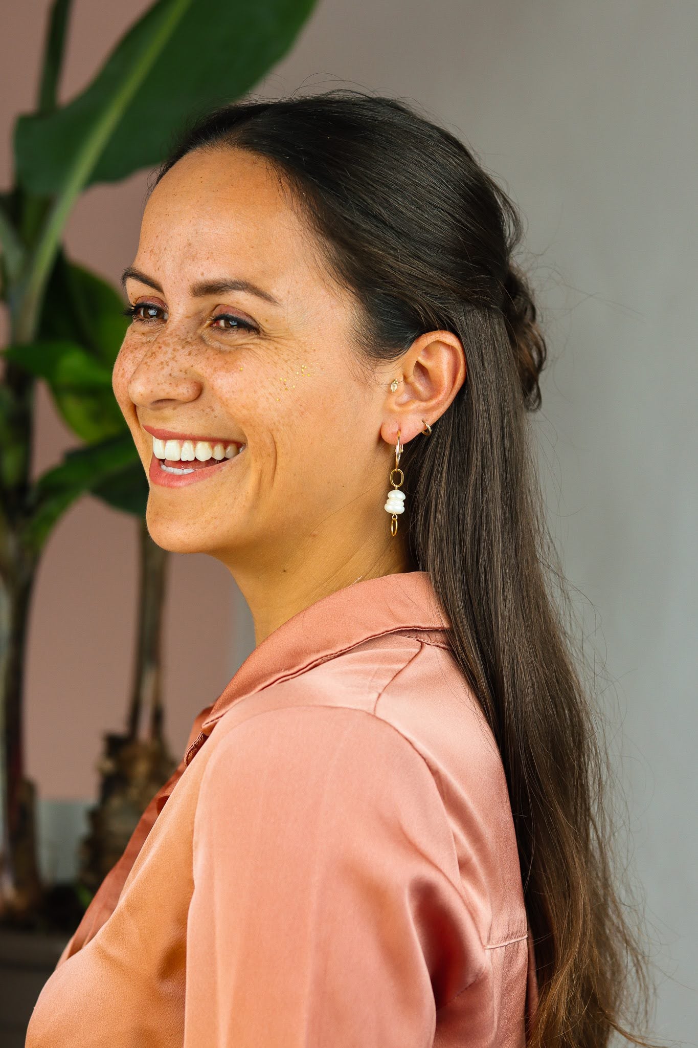 Asymmetrical pearl and leaf earrings