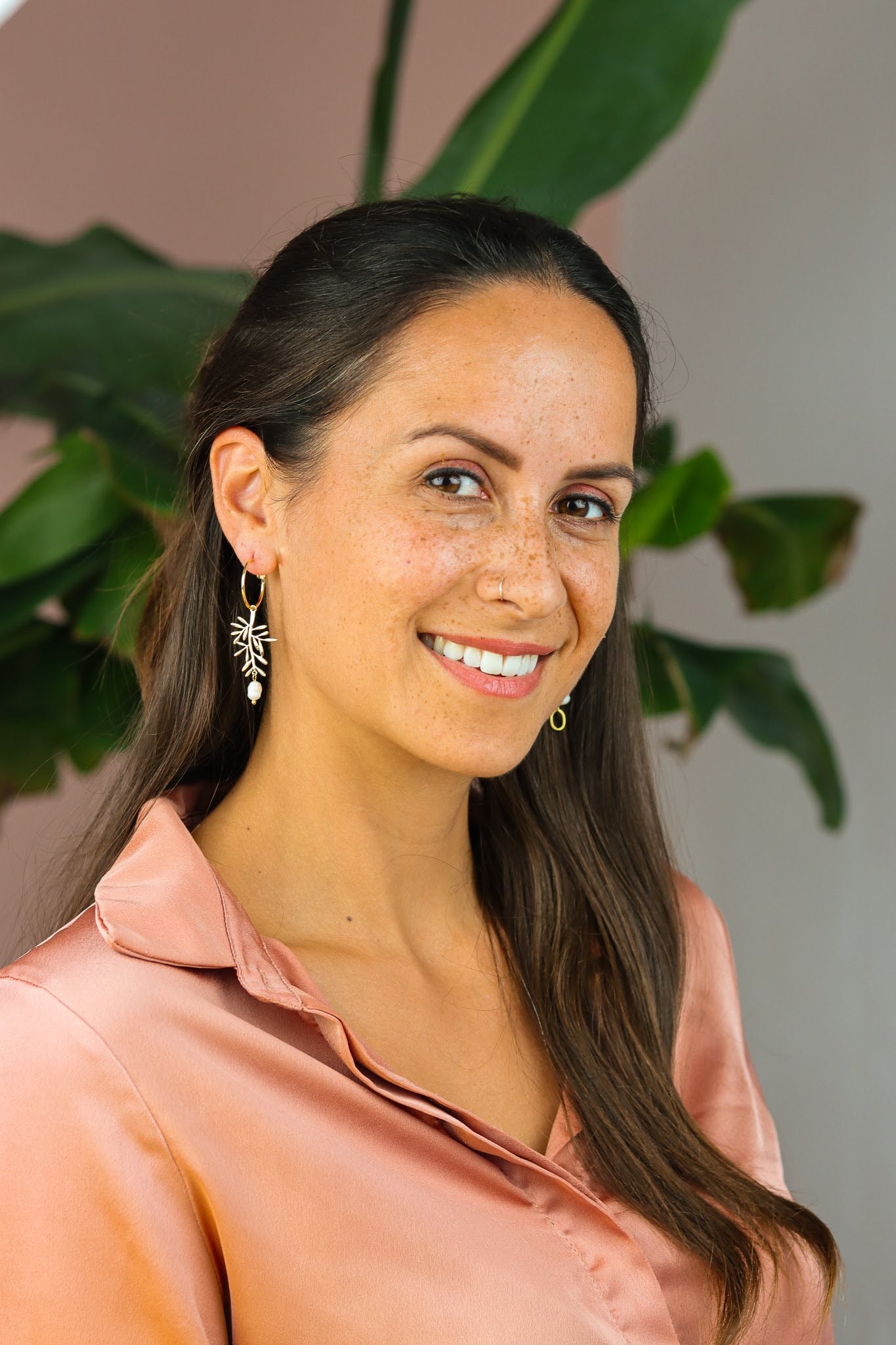 Asymmetrical pearl and leaf earrings