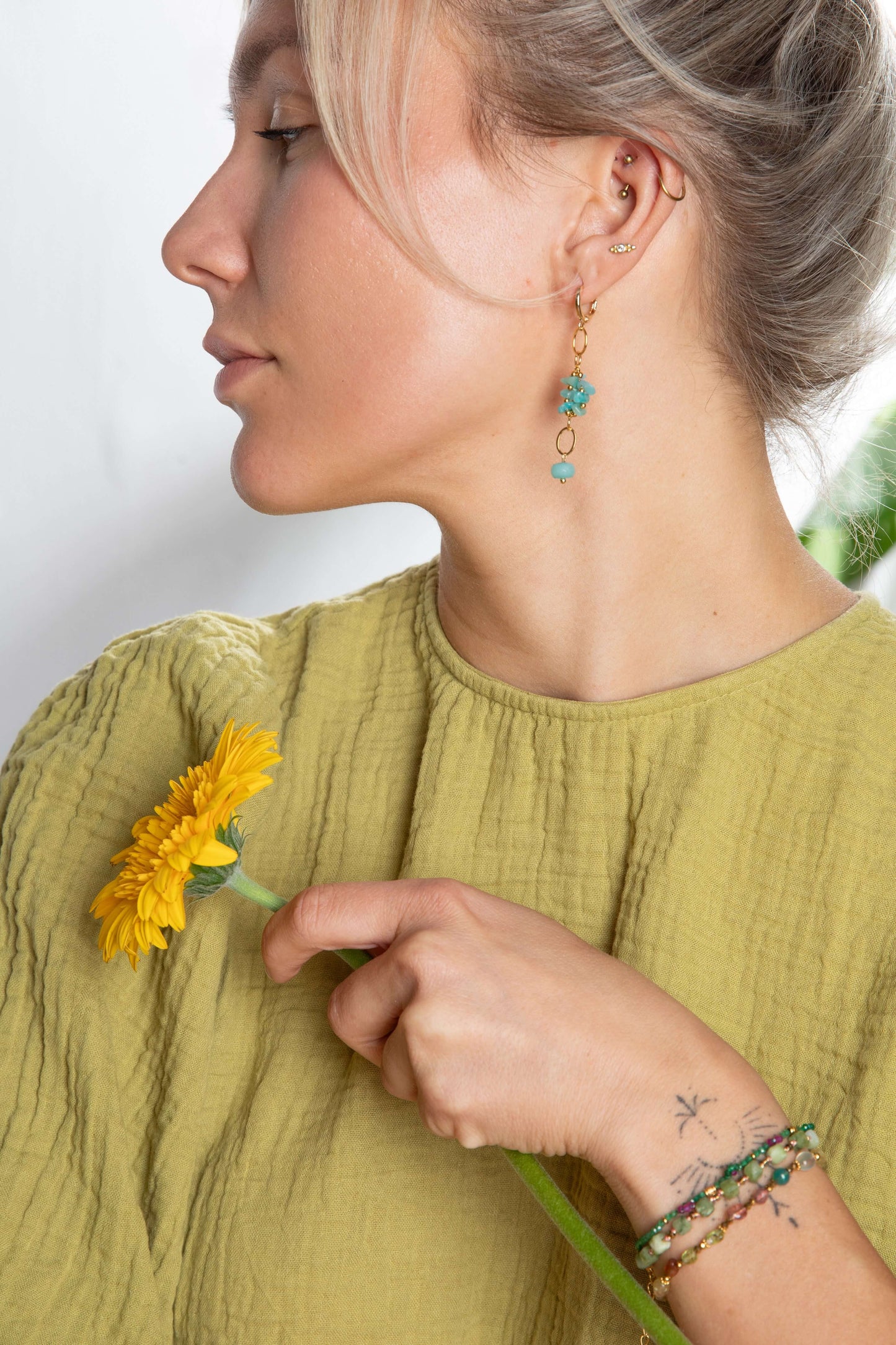 Esther Asymmetrische oorbellen met Amazonite voor ankering in jezelf