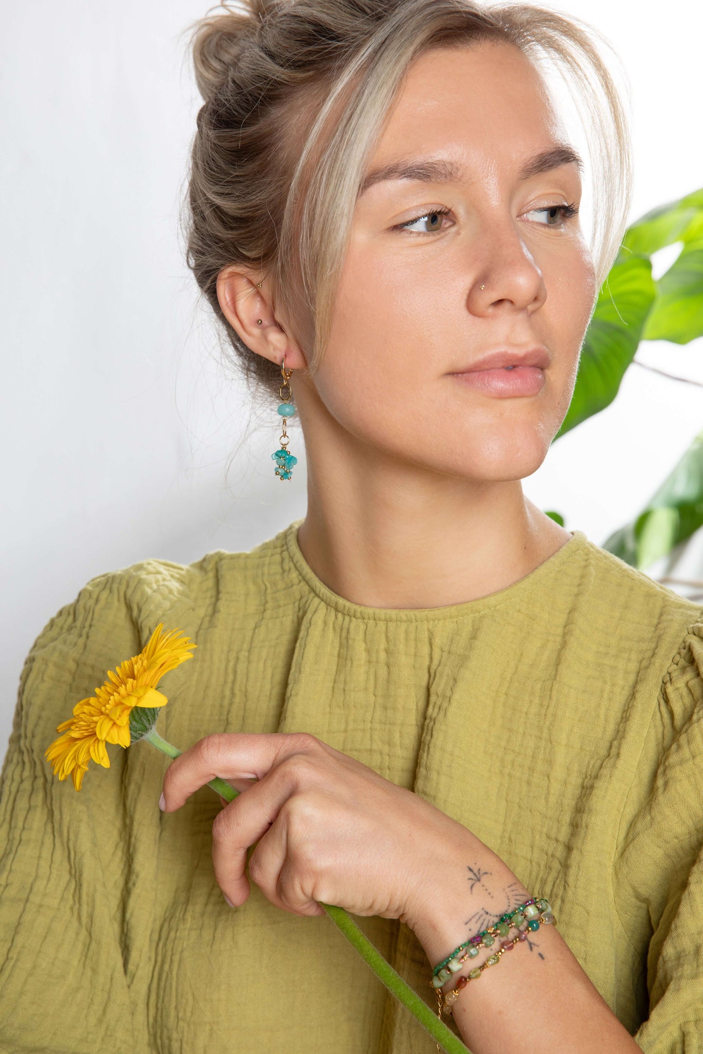 Esther Asymmetrische oorbellen met Amazonite voor ankering in jezelf