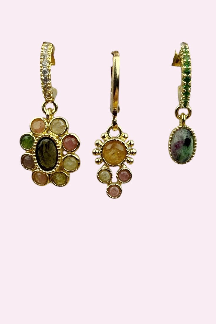 (Kopie) Mix & Match Trio Set – Victorian huggie Granaat, Malachiet & Emaille vis & Cocktail huggie