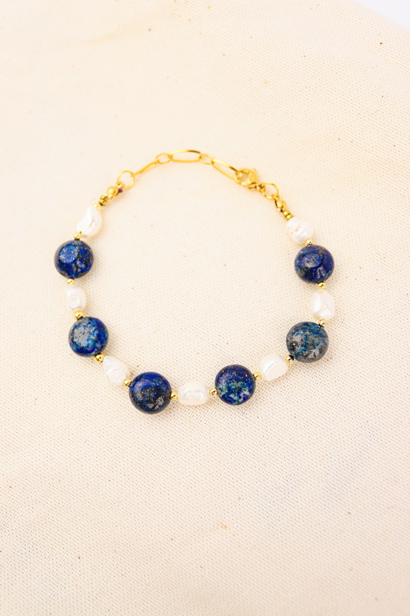 Lapis Lazuli and pearl bracelet