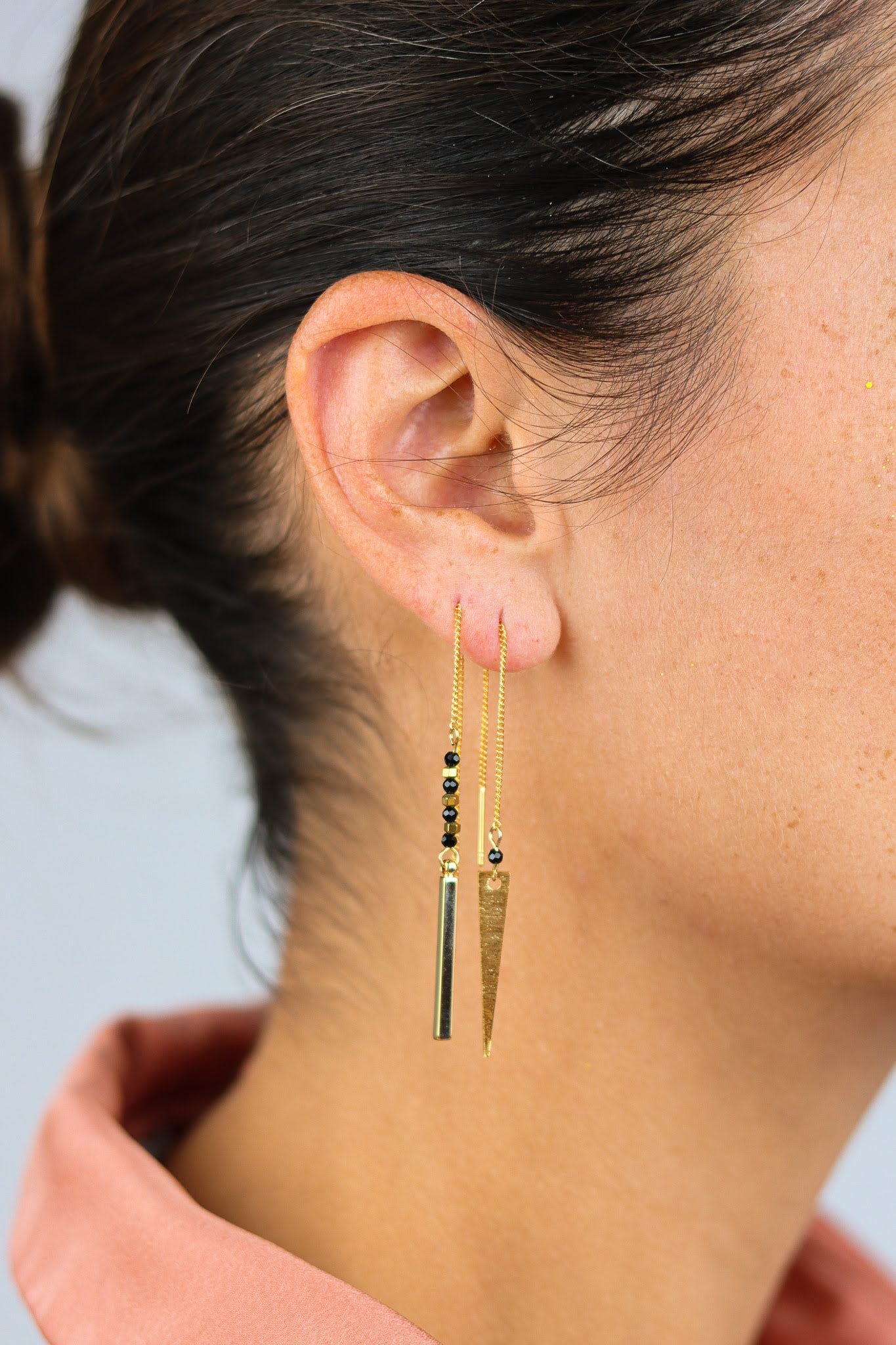 handmade stay gold by mme bovary Asymmetrical triangel & bar threader earrings 