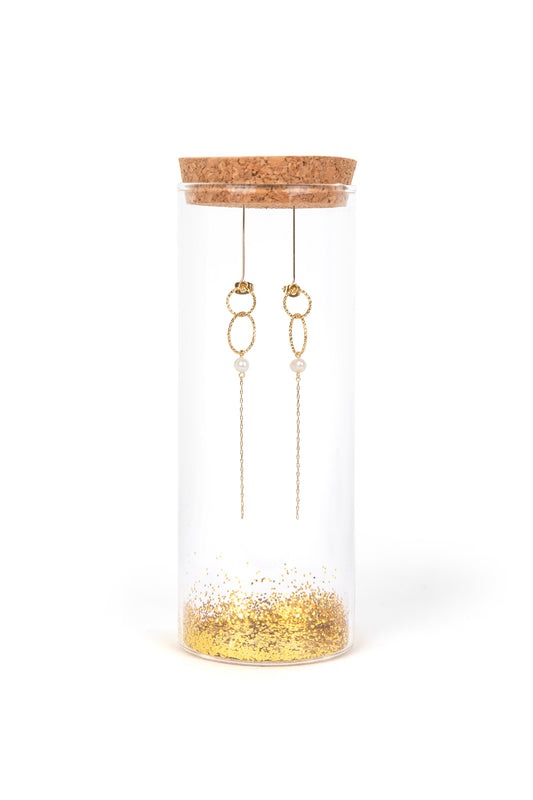 Zoetwater parel steker met fijne ketting en cirkel