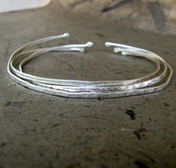 ZATERDAG WORKSHOP EXPERIENCE (3u) - Maak je eigen gehamerde armband in zilver of brons