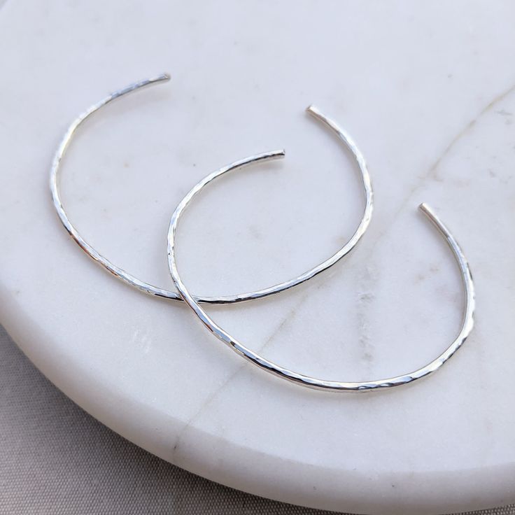 ZATERDAG WORKSHOP EXPERIENCE (3u) - Maak je eigen gehamerde armband in zilver of brons